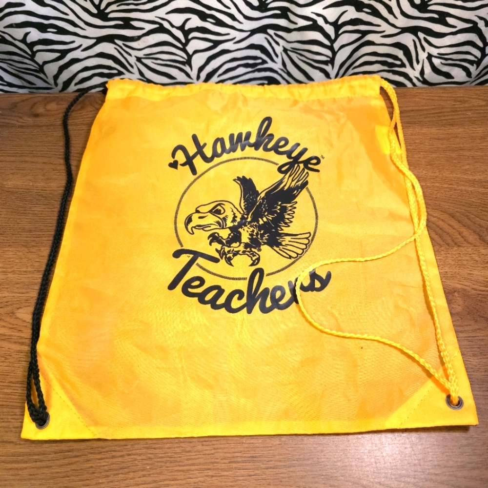 AUC99 0529 Thrifted Rare University Iowa Hawkeyes Teachers Sling Bag GWOSLOO.42